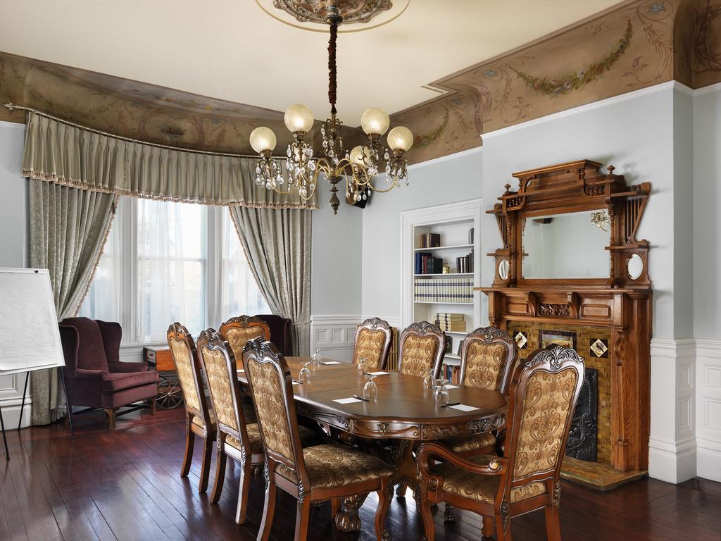 Pendray And Tea House Hotel 3*